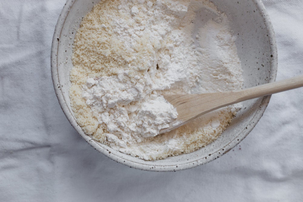 Whisking dry ingredients