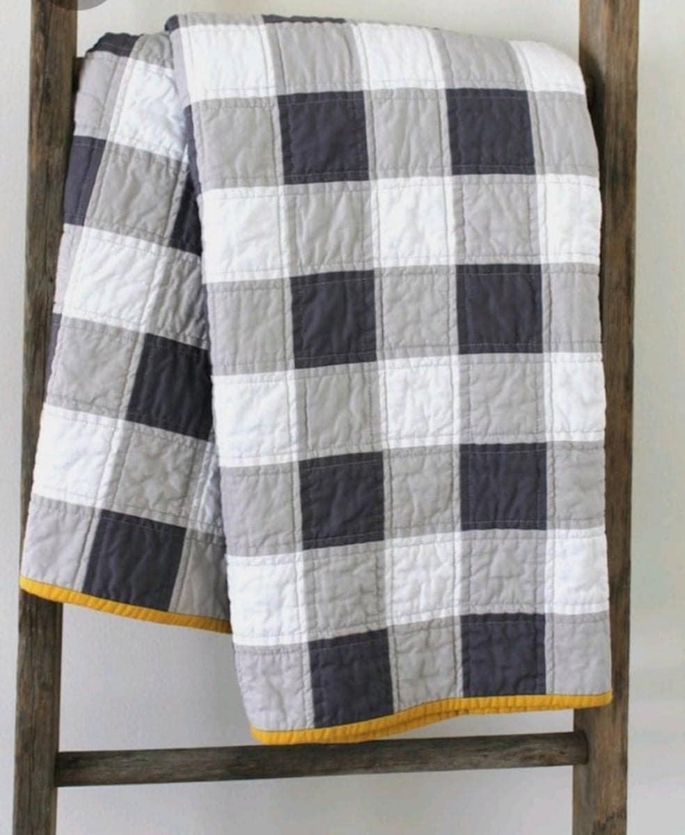 A gingham blanket quilt pattern from Etsy