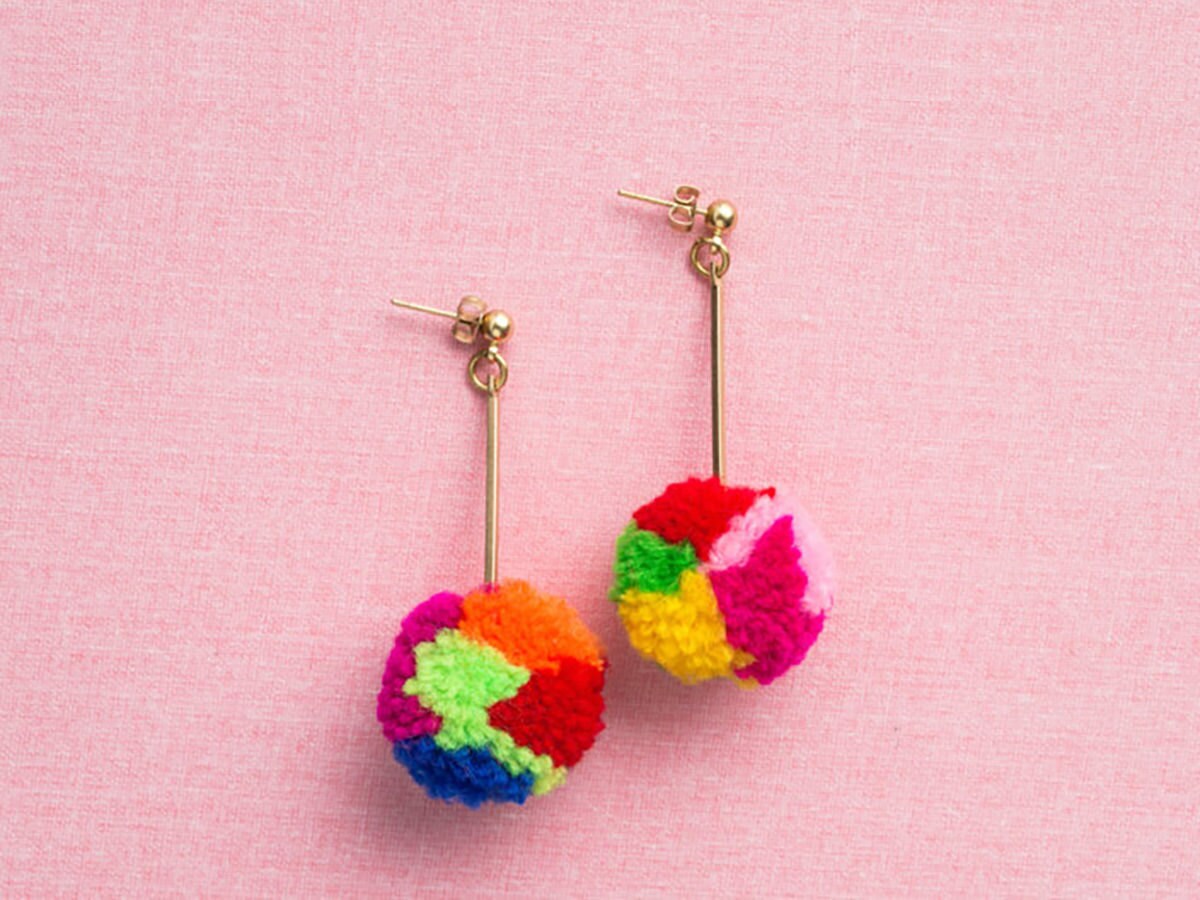 Citron Så mange at føre Last-Minute Gift for Her: DIY Pom-Pom Earrings