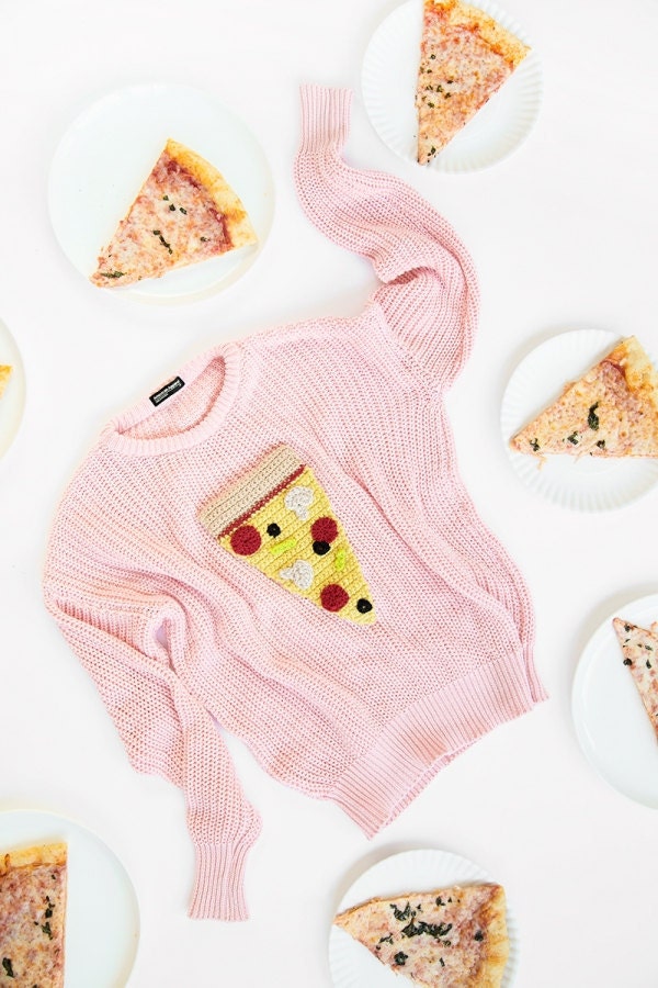 diy-crochet-pizza-sweater-2-600x900-1