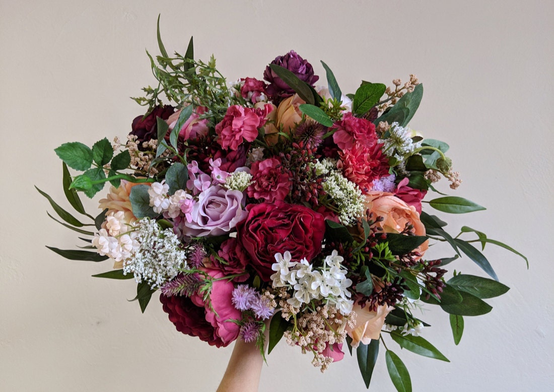 An example of a bold, rich red and pink bouquet from The Faux Bouquets