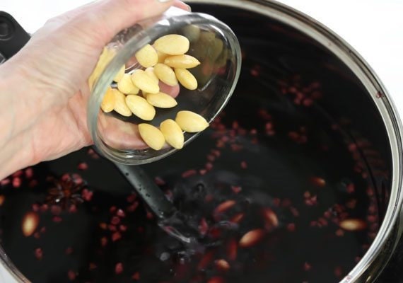 glogg-almonds