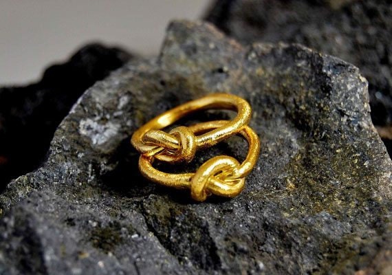 thick-knot-gold