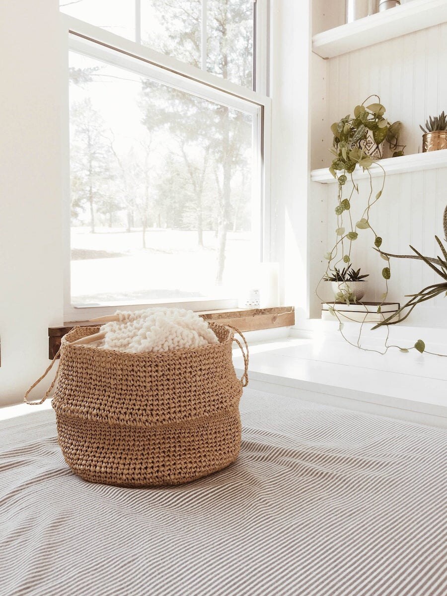 Crochet belly basket pattern from Ozetta, on Etsy