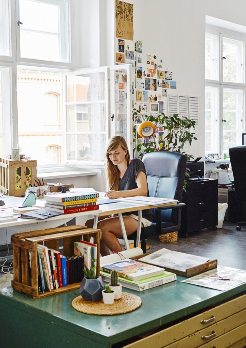 Portrait of Etsy sellers Theresa Grieben and Carolin Buzio in Berlin, Germany on August 11, 2015. Photo: Zoë Noble