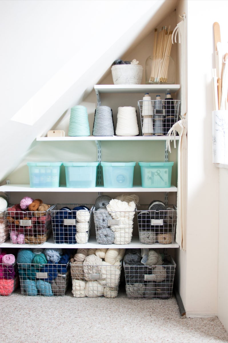 Shelves for storing yarn and warp thread.