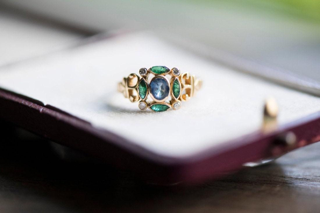A sapphire and emerald statement ring from KK Vintage Collection
