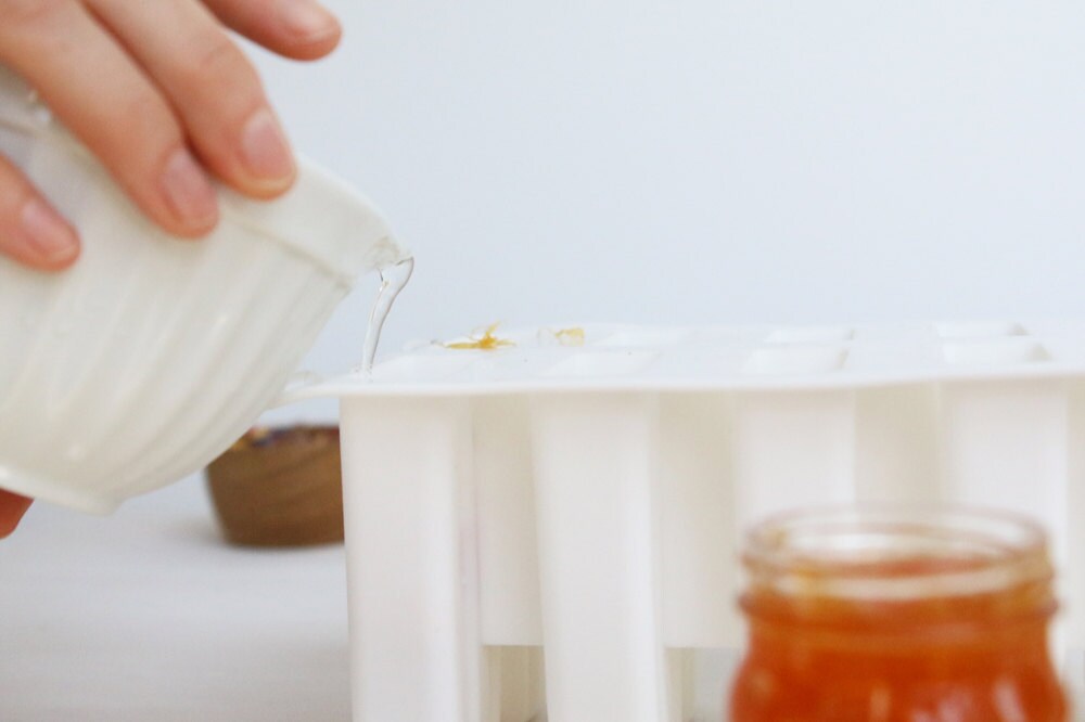 pour equal amounts into each mold pour equal amounts into each mold