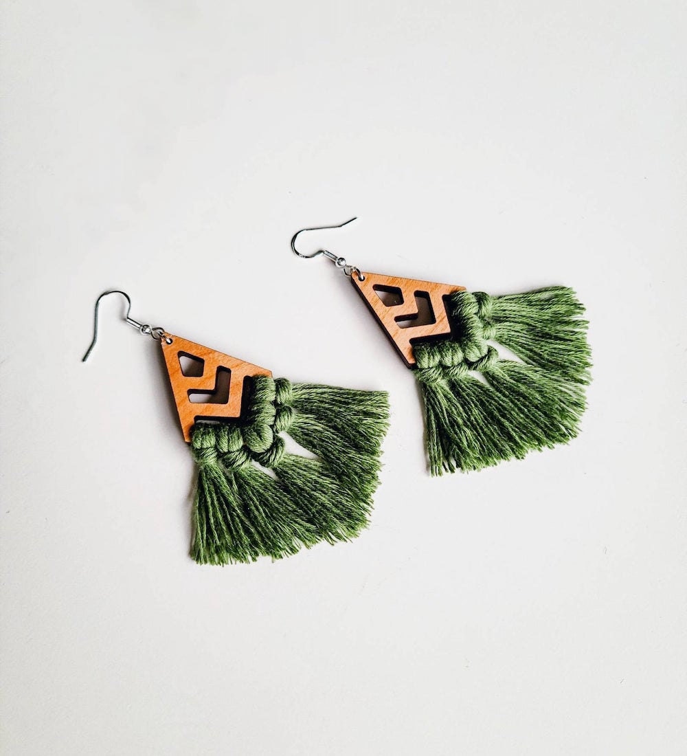 Macrame fringe earrings from Sweet Home Alberti.