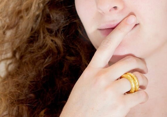 alternative-engagement-rings-gold-bands