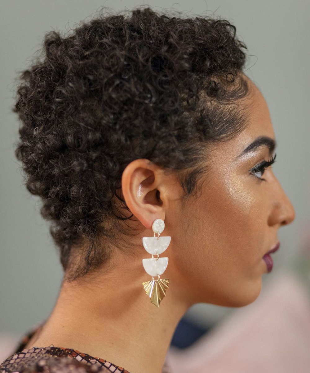 Iridescent white and gold drop earrings from Vintage Royalty