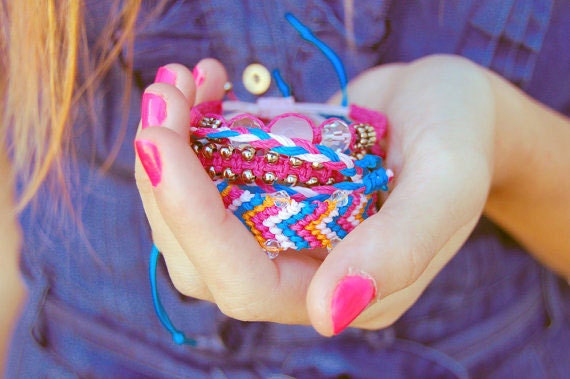 craft_trend_friendship_bracelet