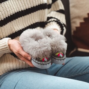 Children&#39;s light grey Sheepers slippers
