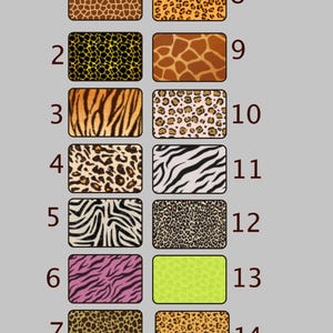 Puede incluir: Una cuadr&iacute;cula de catorce muestras rectangulares que muestran varios patrones de estampado animal, incluidos dise&ntilde;os de jirafa, leopardo, tigre y cebra, junto con un cuadrado de color verde lima s&oacute;lido. Cada muestra est&aacute; numerada del uno al catorce.