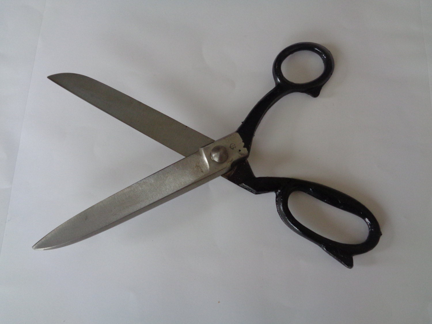 Scissors 24 Cm Fabric Scissors Tailor's Scissors, Fabric Scissors, Sharp  Stainless Steel Blade, for Cutting, Clothing, Leather, Jeans, Sewing, Gift  