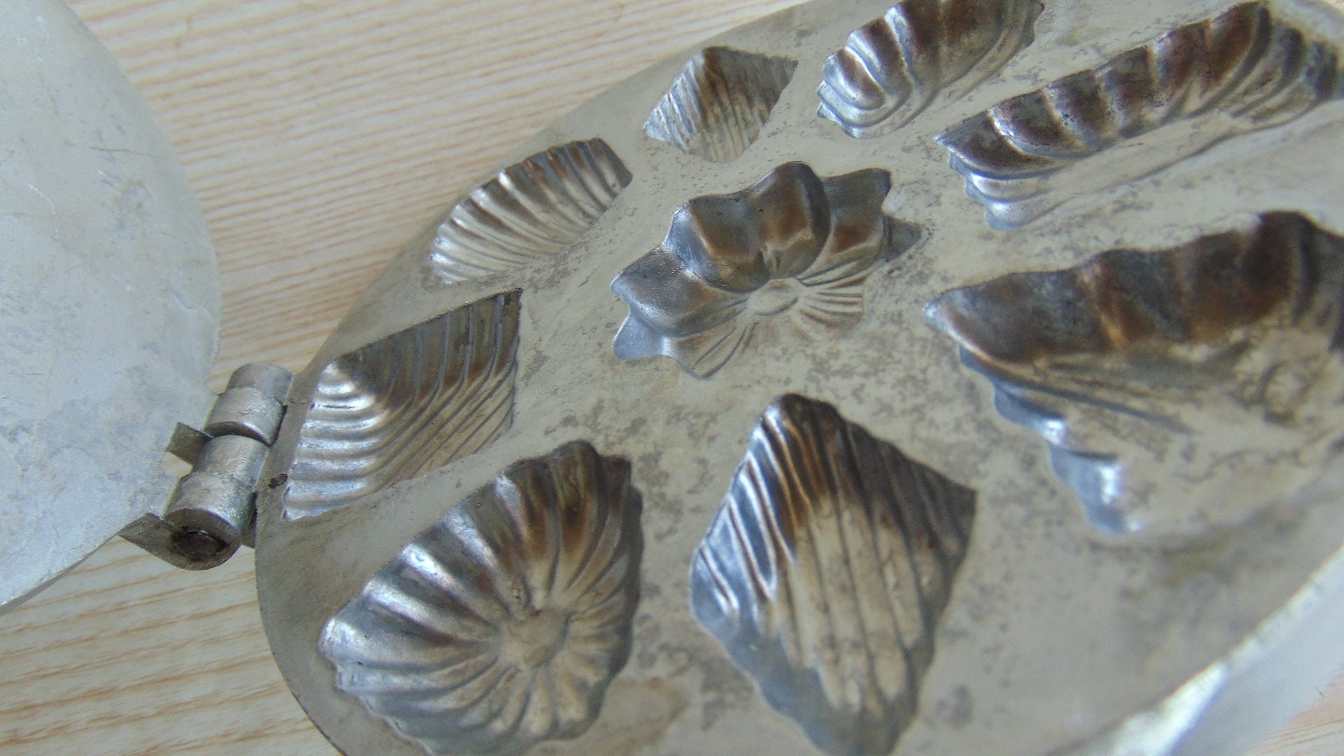 ON SALE Antique cast irons moldCookie Pan Vintage Mold Iron Etsy