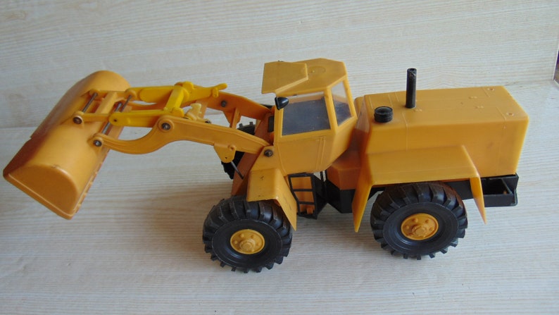 big excavator toy