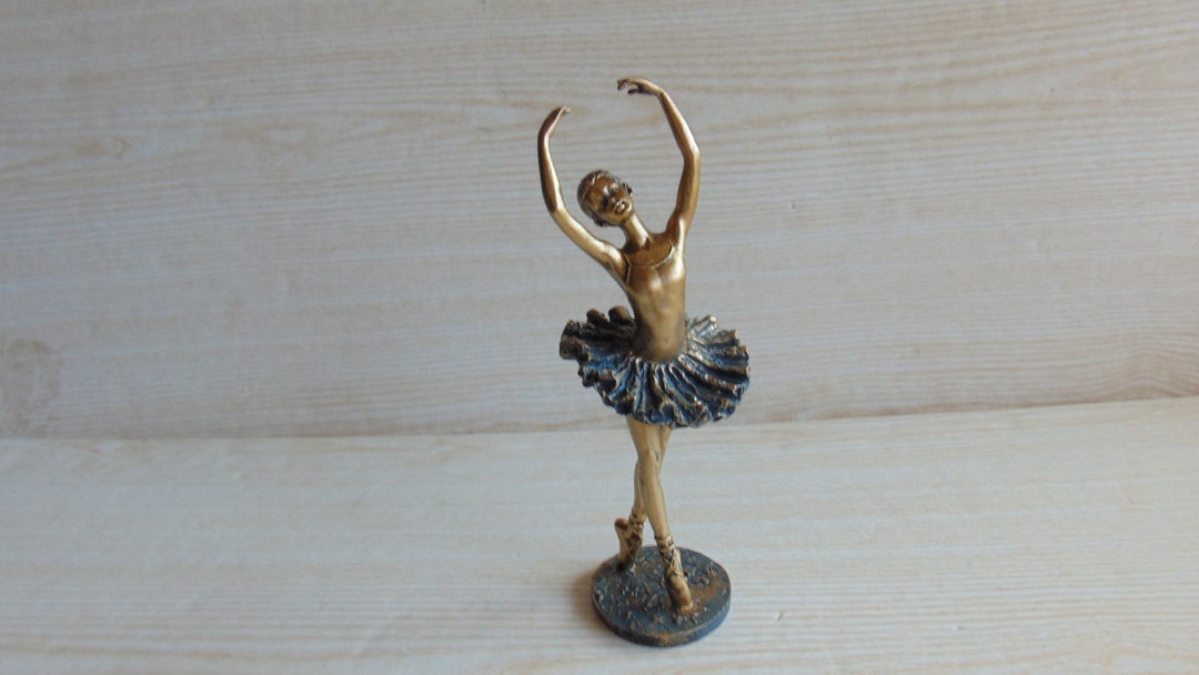 Elegant Resin Ballerina Statuette, Graceful Dance Sculpture, Romantic