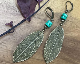 Pendientes largos de howlita verde y hojas, joyería bohemia de latón antiguo