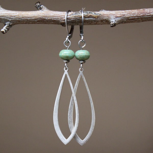 Pendientes de plata verde, pendientes bohemios colgantes, pendientes de cristal checo, regalo para mujer, regalo para ella