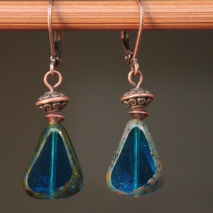 Boucles d'oreilles bleues, Boucles d'oreilles en verre tchèque, Pendants, Boucles d'oreilles en forme de larme, Cadeau d'anniversaire, Pour femme, Cadeau pour elle, Idées cadeaux image 1