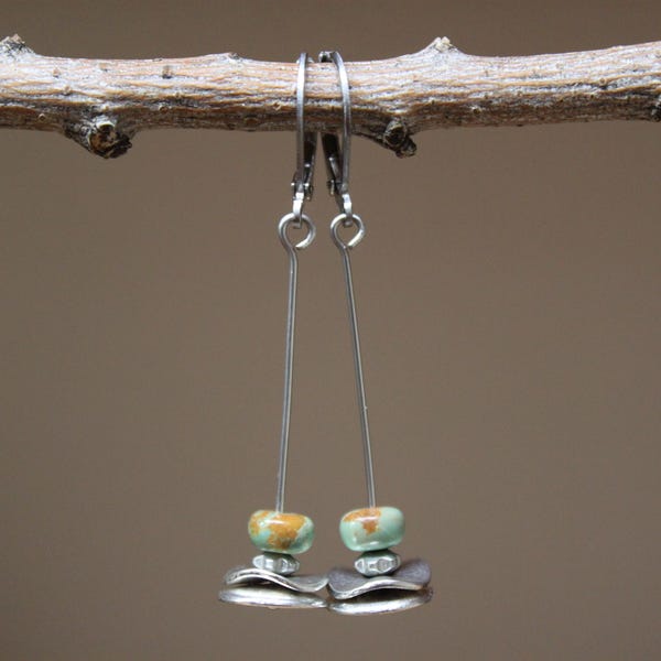 Pendientes largos y delicados de plata turquesa verde auténtica, joyería con piedras preciosas.