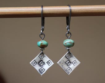 Boucles d'oreilles turquoise en argent sterling oxydé, design sud-ouest