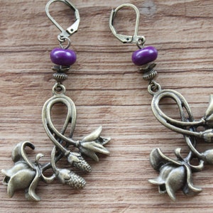 Boucles d'oreilles bohèmes pendantes violettes, boucles d'oreilles fleurs en laiton, grandes boucles d'oreilles, bijoux bohèmes, boucles d'oreilles bohèmes, bijoux en laiton, boucles d'oreilles tendance image 8