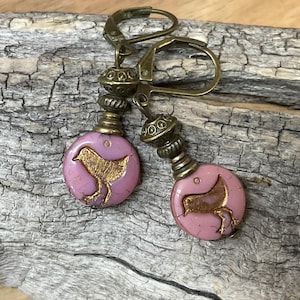 Roze tsjechische glazen vogeloorbellen, rustieke hangende messing sieraden