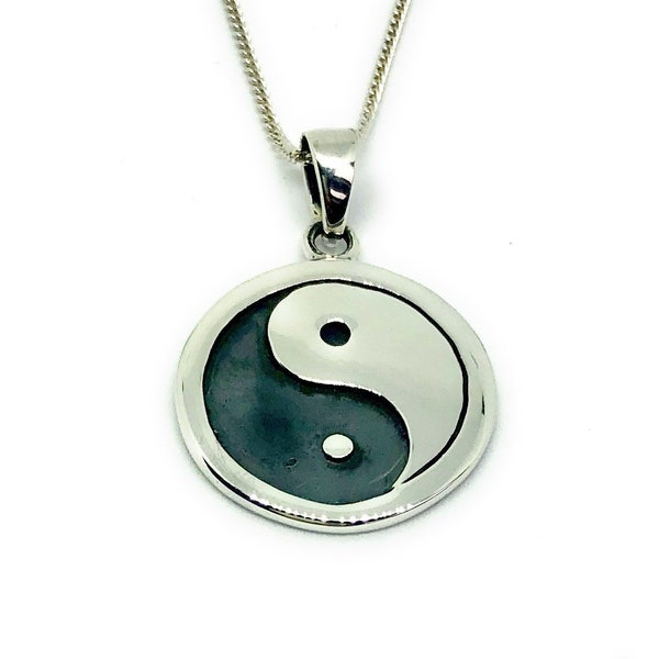 925 Sterling Silver Yin and Yang Sign Pendentif Charm avec 18 ou 20 « Silver Curb or Ball Chains