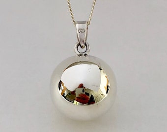 Collar con colgante de bola en forma de lágrima de plata de ley: dije de 16 mm, opción de cadena tipo curb.
