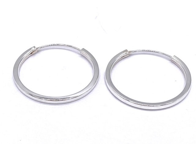Orecchini A Cerchio In Argento Sterling 925 Con Chiusura A Cerniera: Design Tubolare Quadrato Piatto, Personalizzabili (Diametro 1.65") - 3