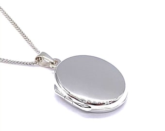 925 Sterling Silver Oval Shaped Plain Polished Photo Pendant Locket on 16", 18" or 20" Silver Curb Chain