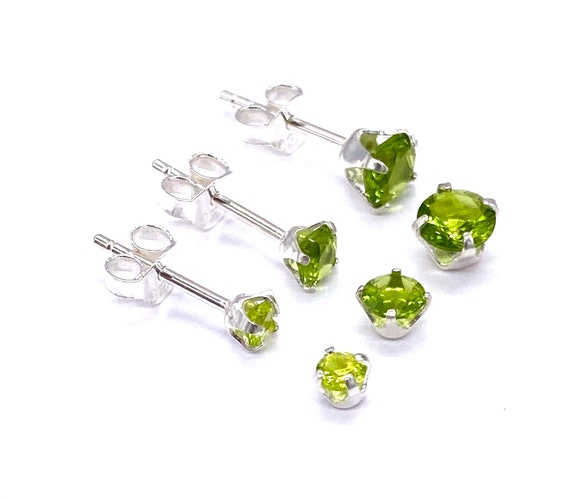 Orecchini In Argento Sterling Con Peridoto 2-5mm E Zirconia Cubica – Chiusura Andralok