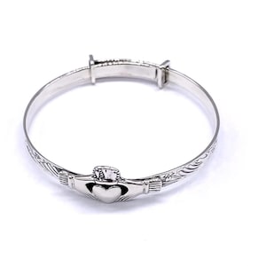 Pulsera de bautizo expandible Claddagh de plata de ley 925 para bebé