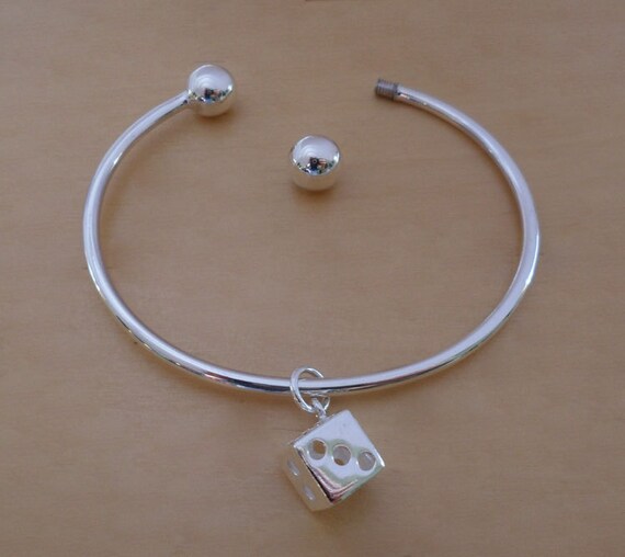 Sterling Silver Screw End Torque Bangle 63mm /& 2.5mm Thick /& Good Luck Key Charm