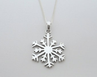 Winter Christmas SNOWFLAKE Solid Sterling Silver Small Charm Pendant 1941 Winter Christmas SNOWFLAKE Solid Sterling Silver Small Charm Pendant 1941