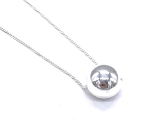 925 Sterling Silver Floating Ball Collar Colgante de 10 mm de diámetro en 16", 18" o 20" Sterling Silver Curb Chain