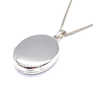 925 Sterling Silver Oval Shaped Plain Polished Photo Pendant Locket on 16, 18 or 20 Silver Curb Chain image 2