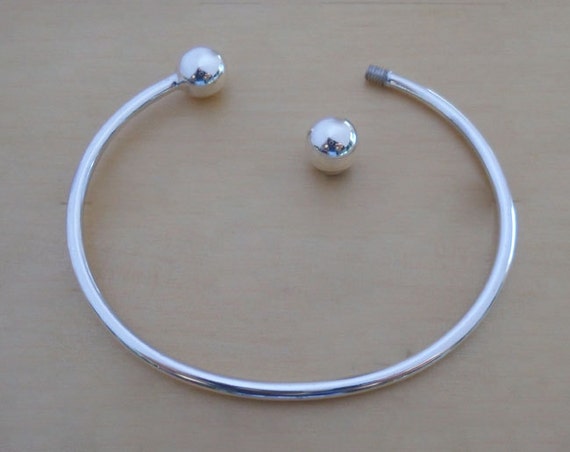 Solid Sterling Silver Ball-End Round Torque Bangle .925 Sterling Silver Bracelet
