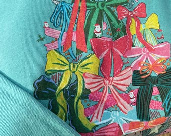 Preppy Christmas Tree Bow Sweatshirt – Comfort Colors