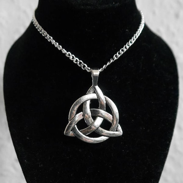 Chain Gothic Goth wicca Pentagram Occult Jewellery Celtic Knot Pagan