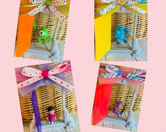 Adornos de monstruos en puertas (4 opciones)