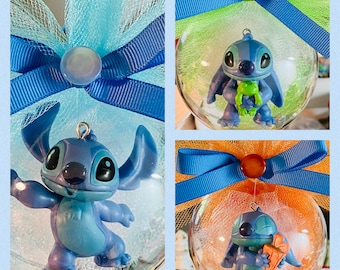 Adorno de globo extraterrestre azul (3 para elegir, Stitch, Stitch Froggy, Stitch Present) Etiqueta personalizada disponible