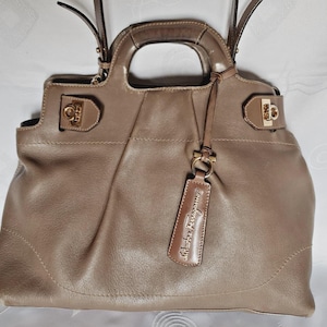 Italy Vintage Authentic Salvatore Ferragamo Brown Leather Shoulder Bag Ab21c537