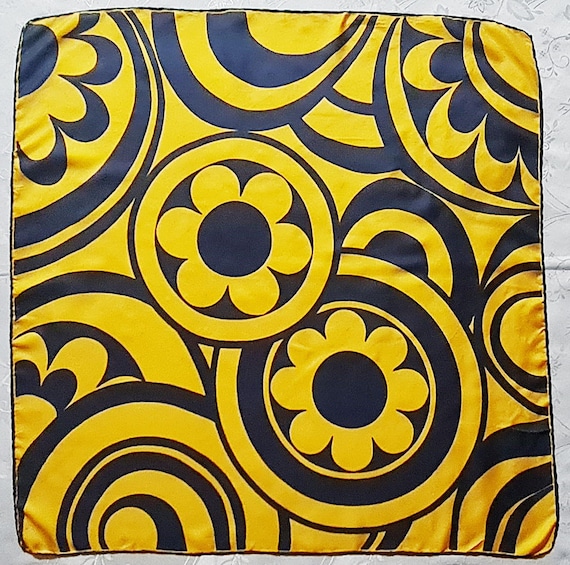 Scarf Vintage Authentic Floral Art Daisies Yellow Dark Blue Silk 30" Square