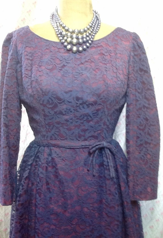 Lovely Vintage 1950's purple violet lace dress/ma… - image 4