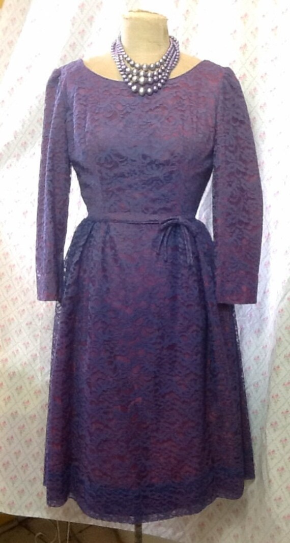 Lovely Vintage 1950's purple violet lace dress/ma… - image 3