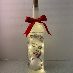 Marilyn Monroe lamp