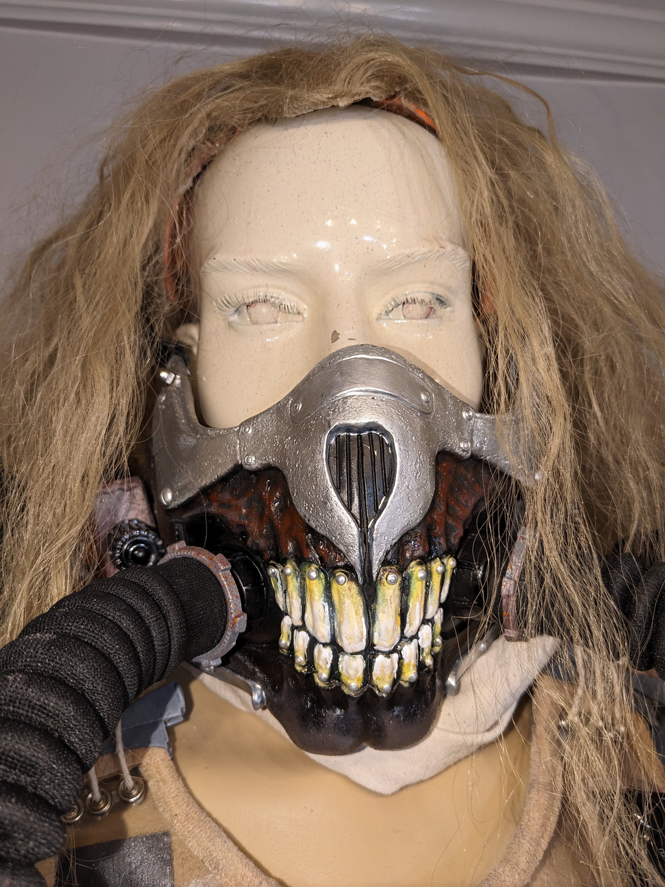 イモータン・ジョーのコスチューム -マッドマックス 怒りのデス